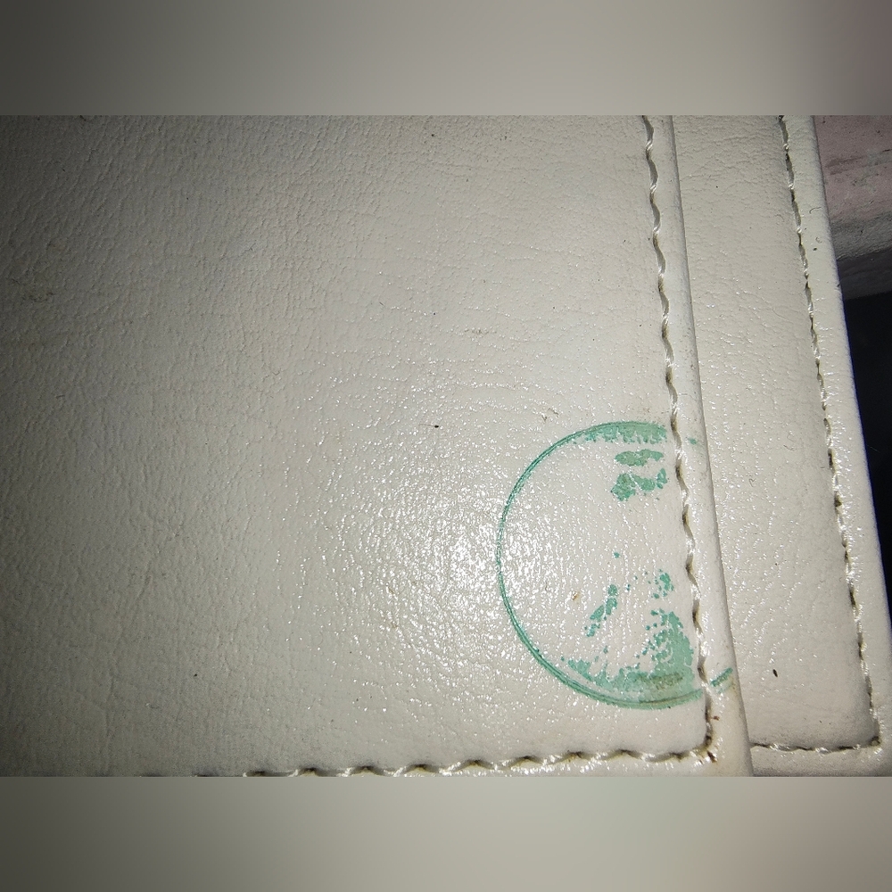 White Lizard Patterned Trifold Wallet - image 6